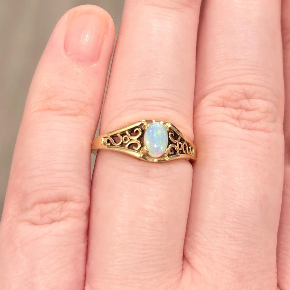 Vintage 14K Gold Opal Ring, Mid Century Filigree, Size 5.5 - Picture 4 of 15